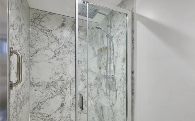 Host Stay Harrow Bothy