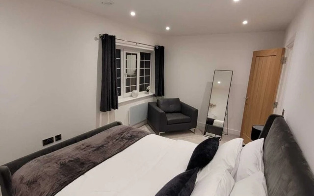 Lux 1 Bed Flat In The Heart Of Rochester