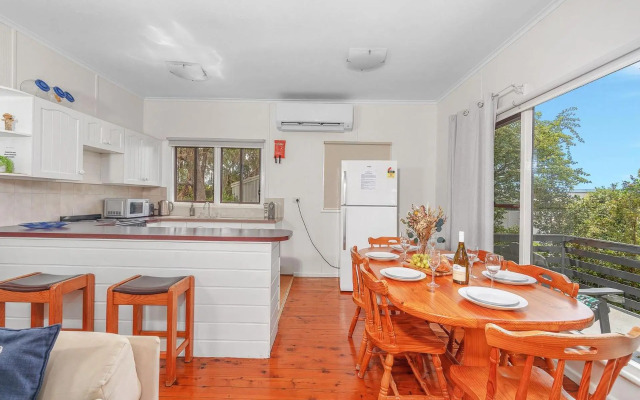 Sandlines at Hyams Beach 4pm Check Out Sundays