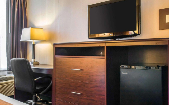 Quality Inn & Suites Escanaba North