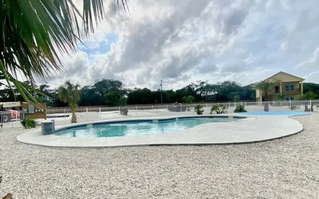 Seven Palms 3 Bedroom Home by RedAwning