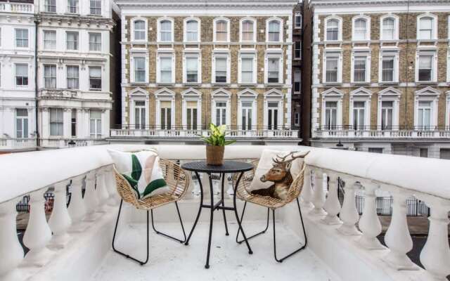 The Lexham Gardens Escape - Central 2BDR with Balcony