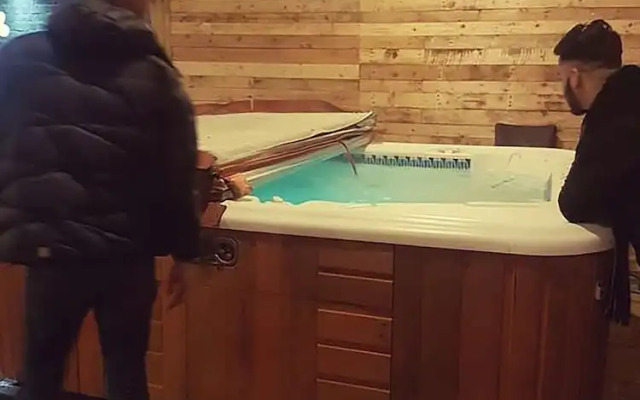 Manchester Party Pad