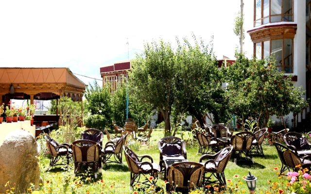 TIH Hotel Royal Palace