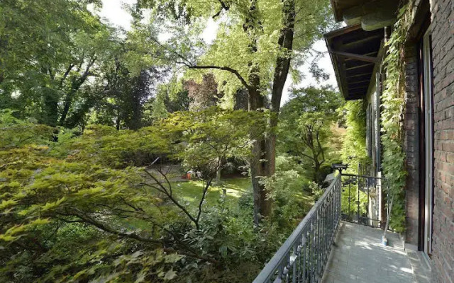 Park & Cloister Views Exclusive Apartment