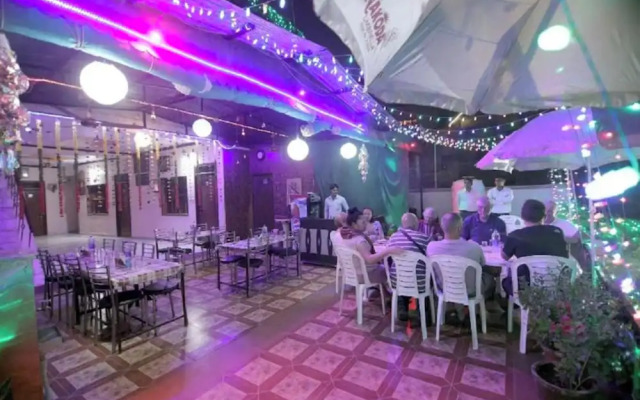 Goroomgo Rashmi Agra