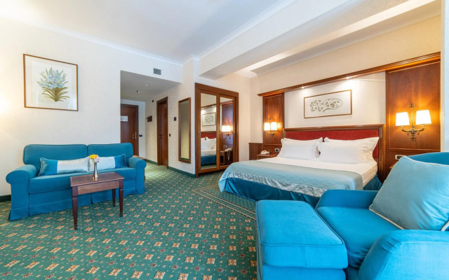 Lux Garden Hotel