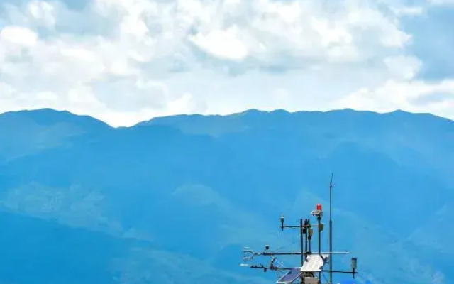 Sunset Cliff Panorama Hotel (Dali, Erhai)