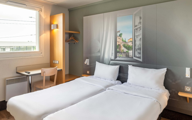 B&B HOTEL Lyon Grand Stade Meyzieu