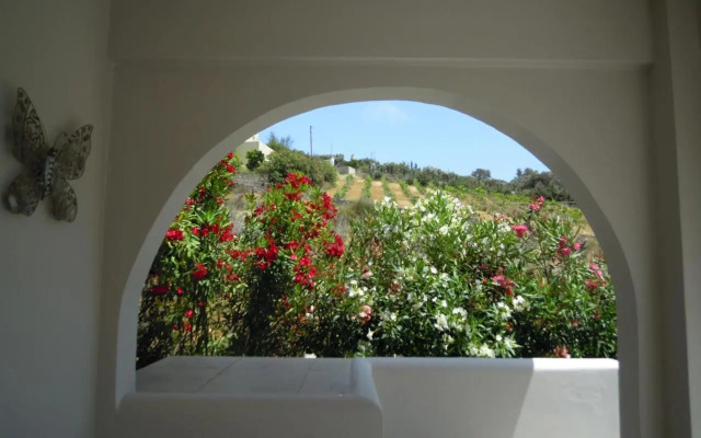 Petaloudes 2