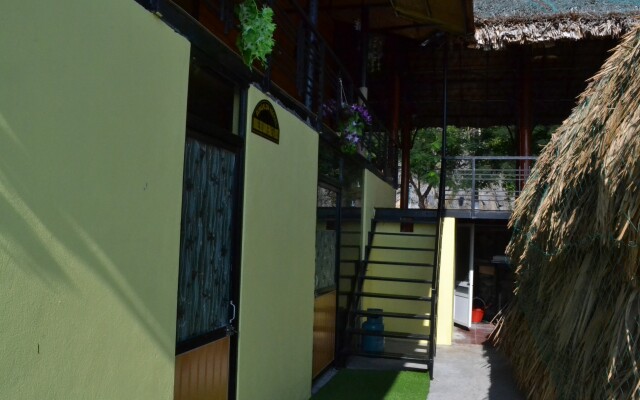 Le Pont Bungalow Hostel