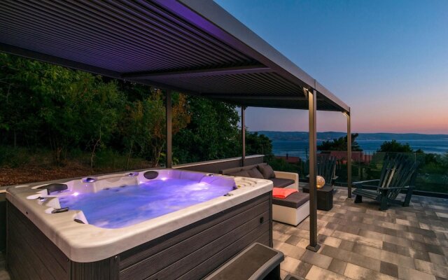 Beautiful Home in Omis With Wifi and 4 Bedrooms