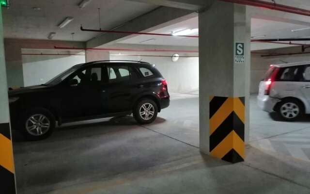 Acércate Aparts & Parking Breña