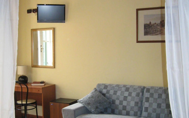 B&B Window To The Tower