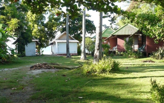 Zoe Frenchy Resort