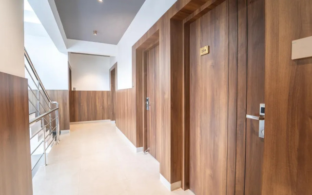 Treebo Petals Suites