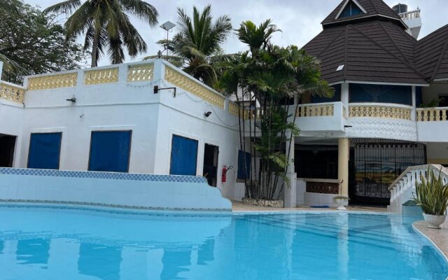Charming and Remarkable15-bed Villa in Diani Beach