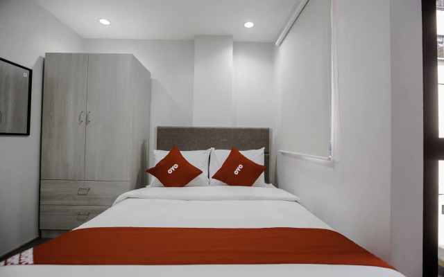 Sanchez Hotel by OYO Rooms
