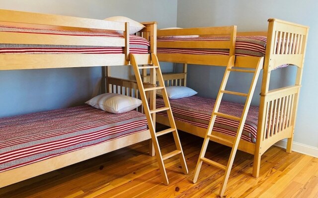 Holden Point - 5 Br Home