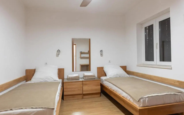 Spacious 80m2 place, great views:-) 2 bedrooms !