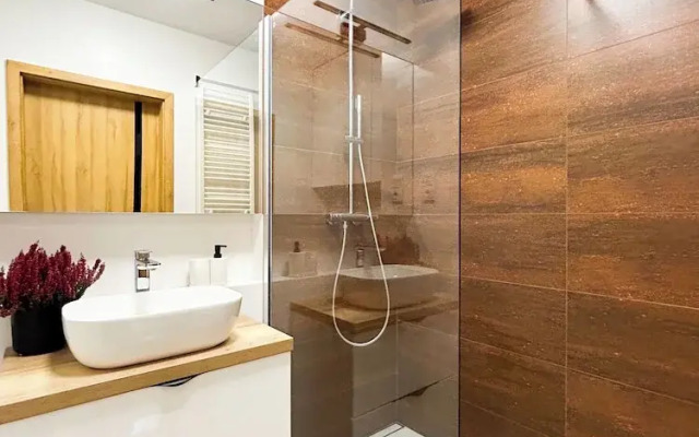 Luxury Apartment on Drewnowska Street