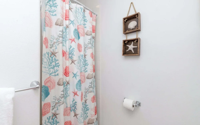 Resort Pool & Pet Friendly Sleeps 9