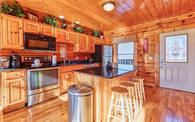 Smoky Mountain Retreat - Five Bedroom Cabin
