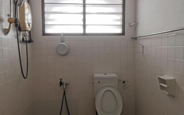 Cheerful 4-Bedrooms Residents Home