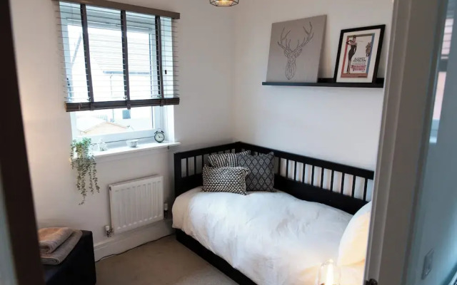 3br-sleeps6-parking-garden-citycentre