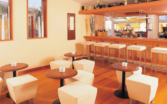 Costa D’Oiro Ambiance Village