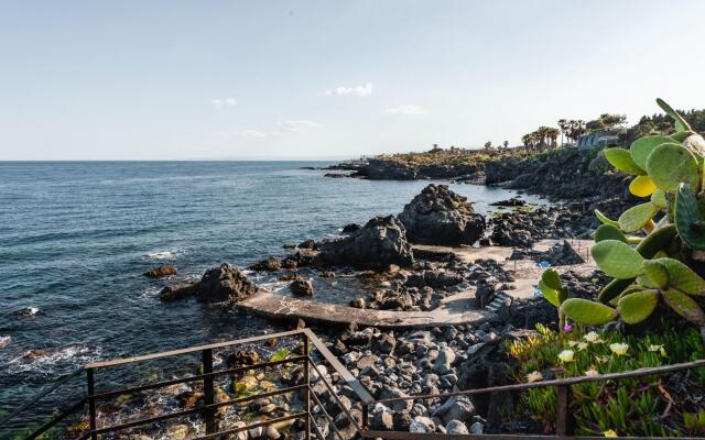 Casa Magnolia in Aci Castello