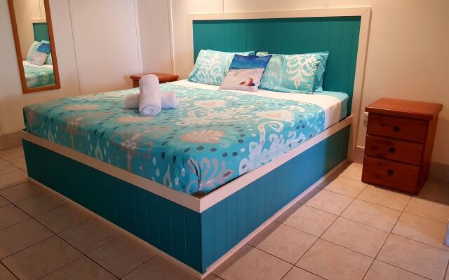 Arcadia Beach Guest House and Car Hire