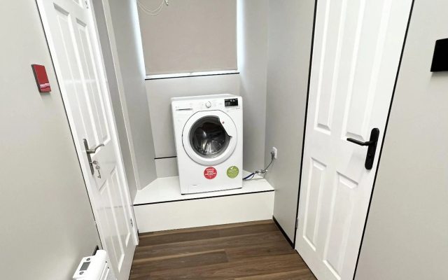 OYO Welsh Holiday Accommodation - Modern Stay
