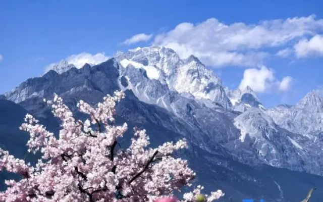 Hengdi • Ancient Path Divine Spring Cultural Hotel (Lijiang Gucheng Big Waterwheel) – Outside – Lijiang