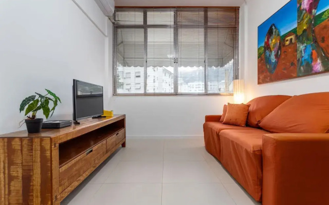 Near Casa Roberto Marinho and Cristo Pom307