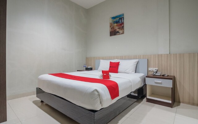 RedDoorz Plus near Simpang Rimbo Jambi