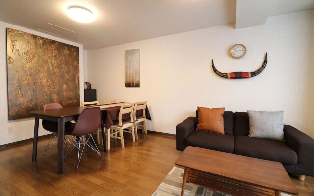 Sepia yamanote room202