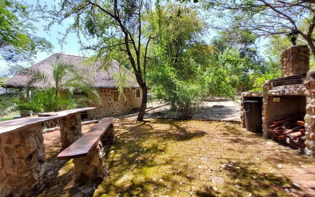 Mobola Lodge