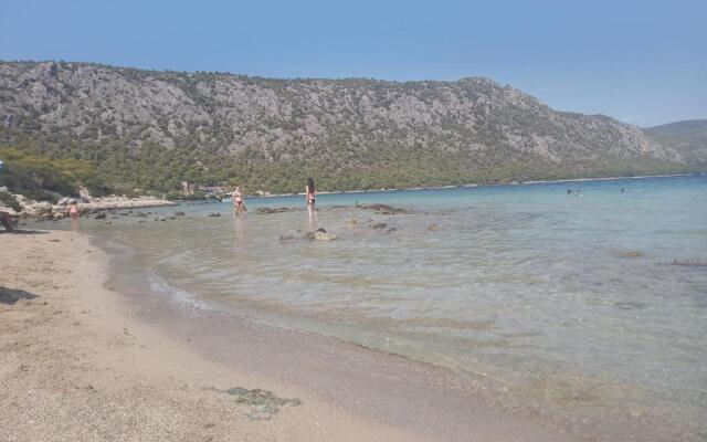 Akrokorinthos View House