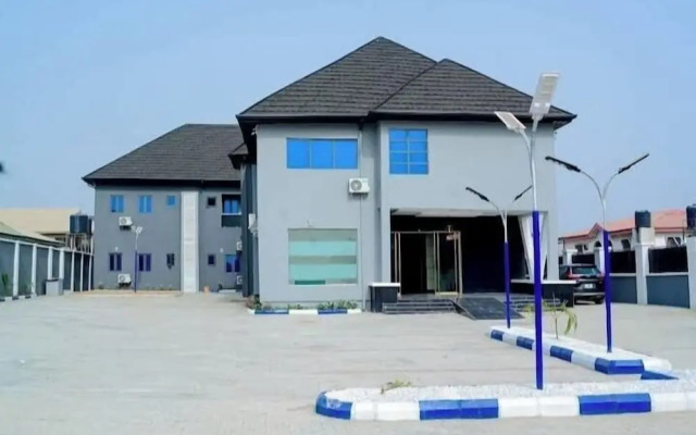 Mainstay Luxury Apartments