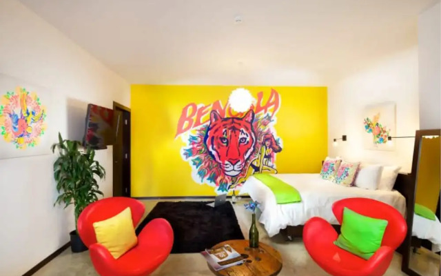 Tantalo Hotel / Kitchen / Roofbar