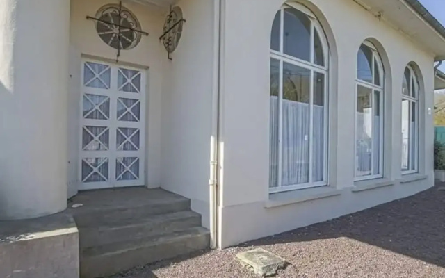 Spacious Holiday Home in Aure sur Mer With Garden