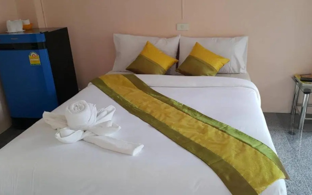 B and B Hotel
