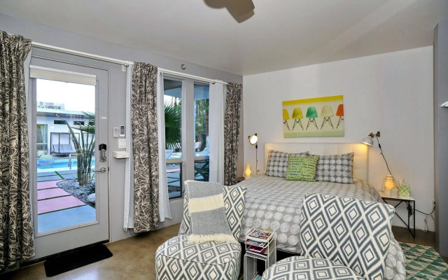 The Wesley by AvantStay – Mid-Century Modern Oasis with Pool