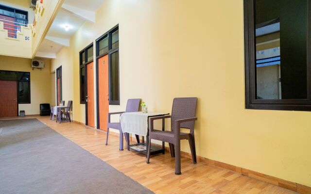 RedDoorz Syariah near Jembatan Merah Plaza