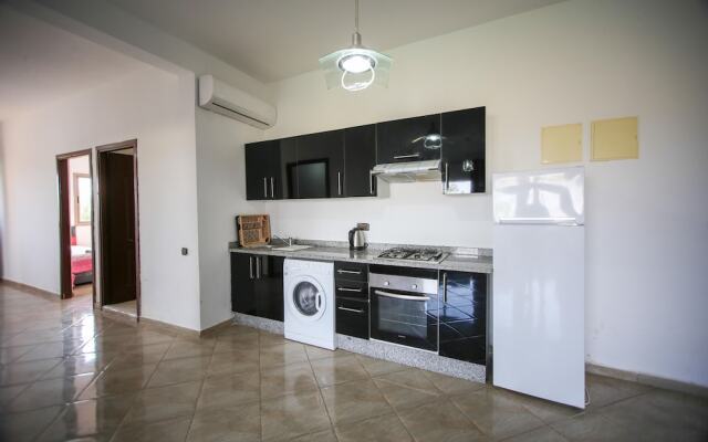 Appartement neuf, entouré de verdure + piscine