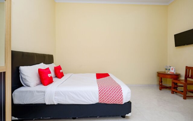 Griya Ria by OYO Rooms