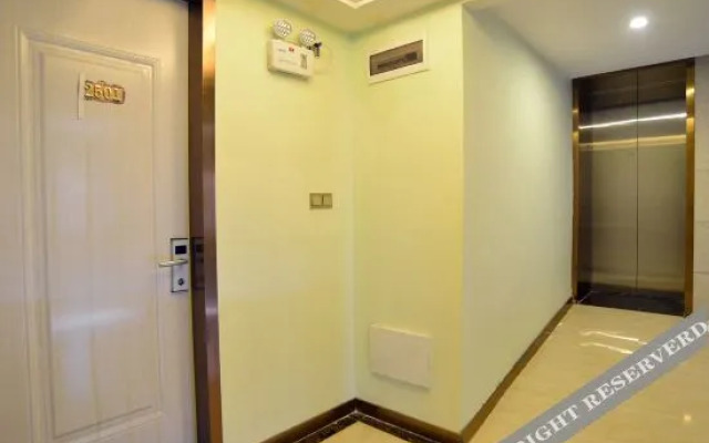 520 Theme Hotel (Xiuling Road, East Gate of Guangxi University)
