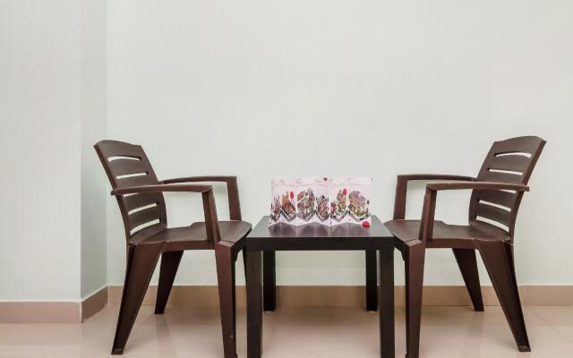 OYO 24993 Royal Inn Hotel