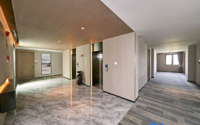 Meijing Hotel (Nanjing Museum Alfalfa Garden Street Branch)